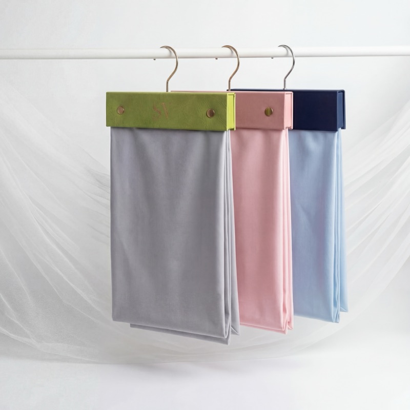 Брендированный хангер для ткани на заказ