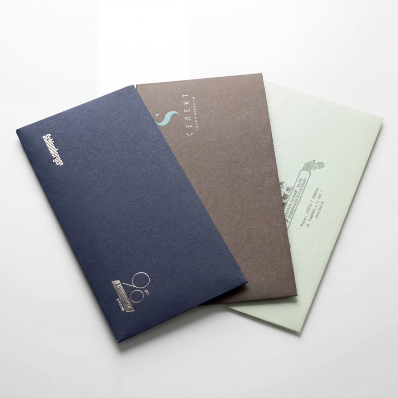 Дизайнерские конверты с тиснением и фольгой — синий, коричневый, зелёный