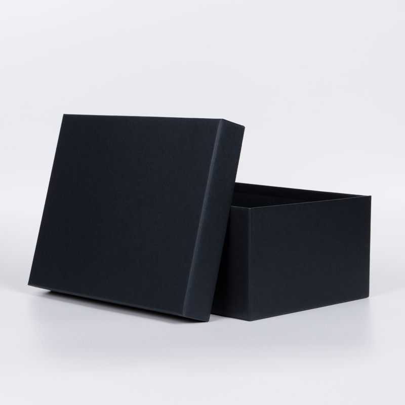 Подарочная коробка квадратная