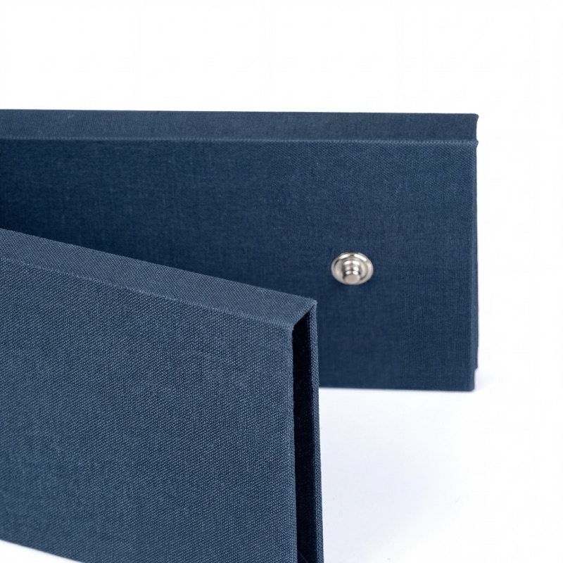 Jerome Botanic — хангеры с металлическими кнопками