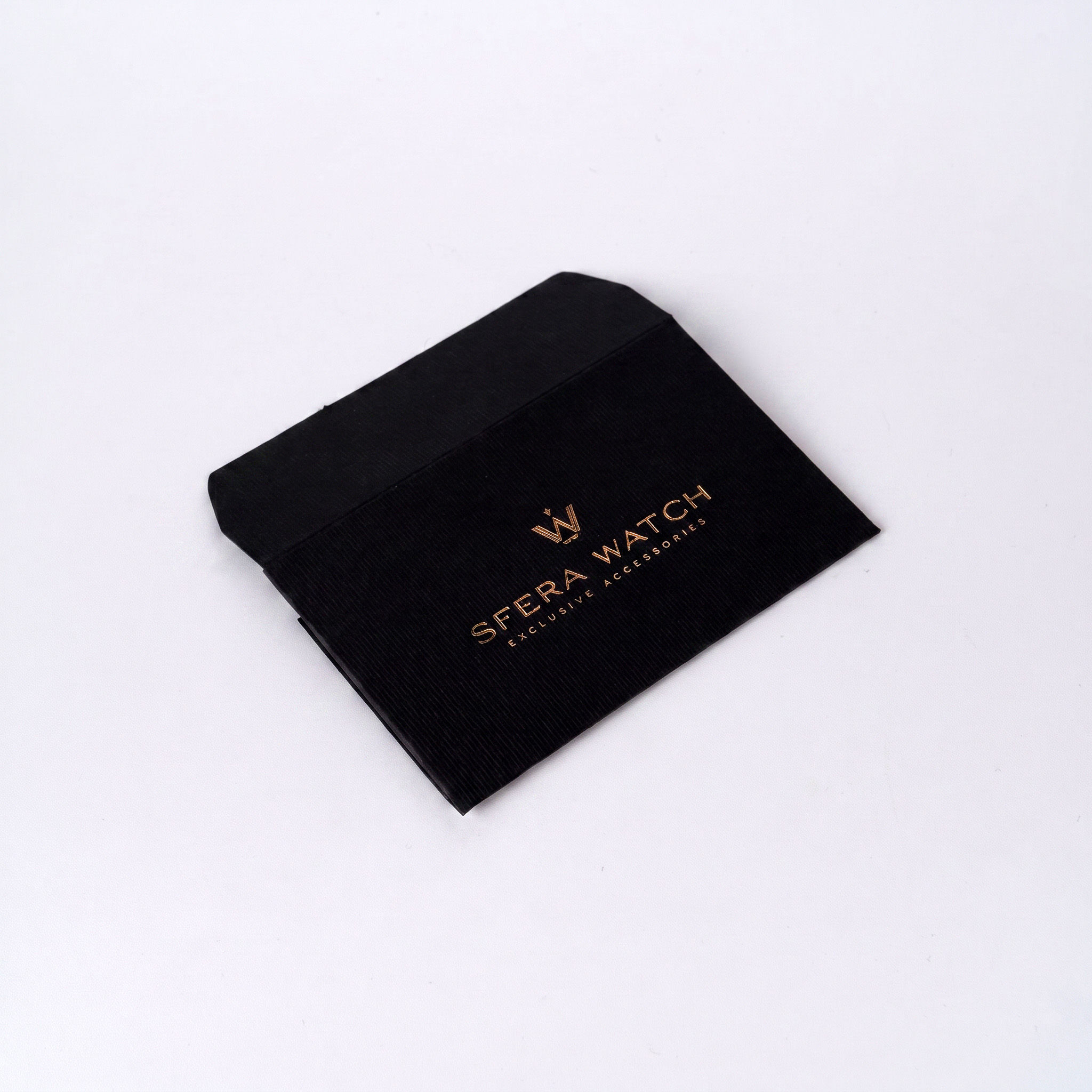 Sfera Watch — чёрный конверт с золотым тиснением логотипа