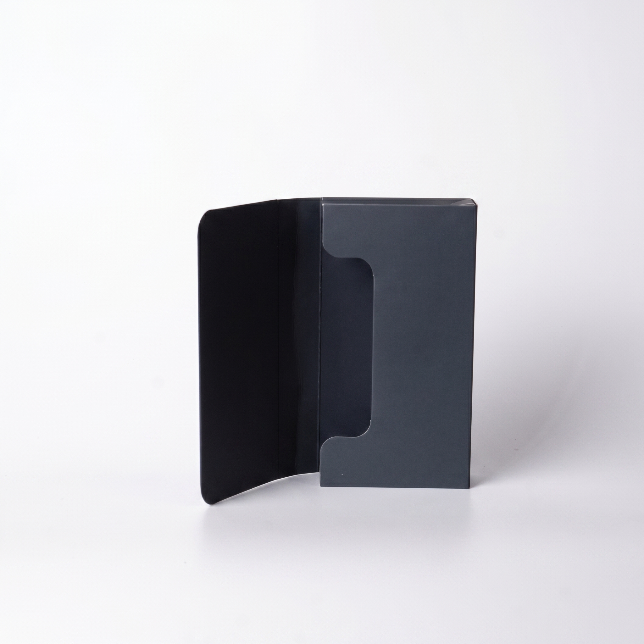 Тёмно-серый конверт-клатч soft-touch открытый, вид сбоку