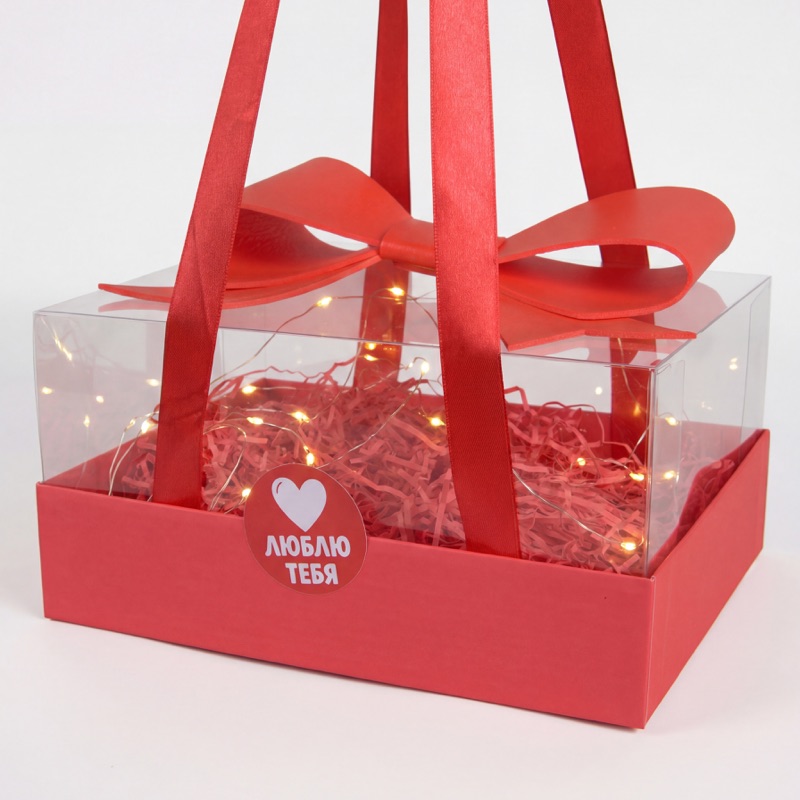 Кремовая подарочная коробка