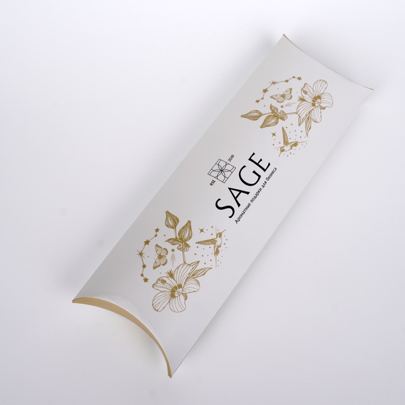 SAGE — белая коробка-подушка с золотым ботаническим принтом