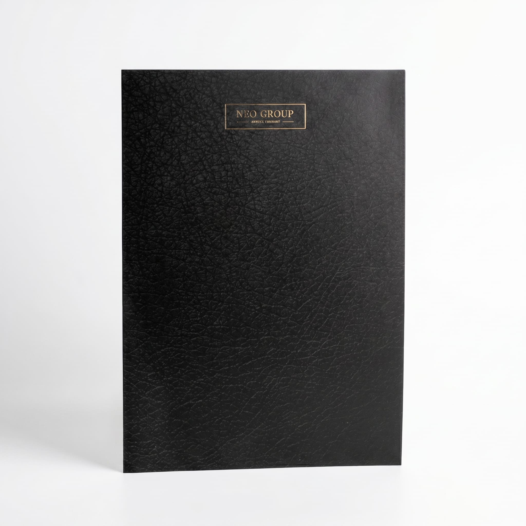 Neo Group — чёрная папка-вырубка с фактурой под кожу и золотым тиснением
