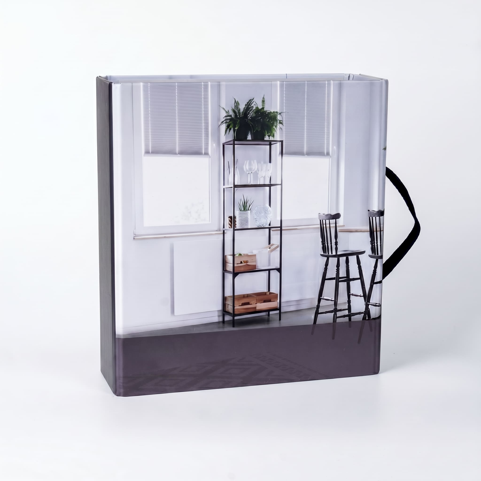 Серый сэмпл-бокс с фотографией интерьера и жалюзи-плиссе, тканевая ручка